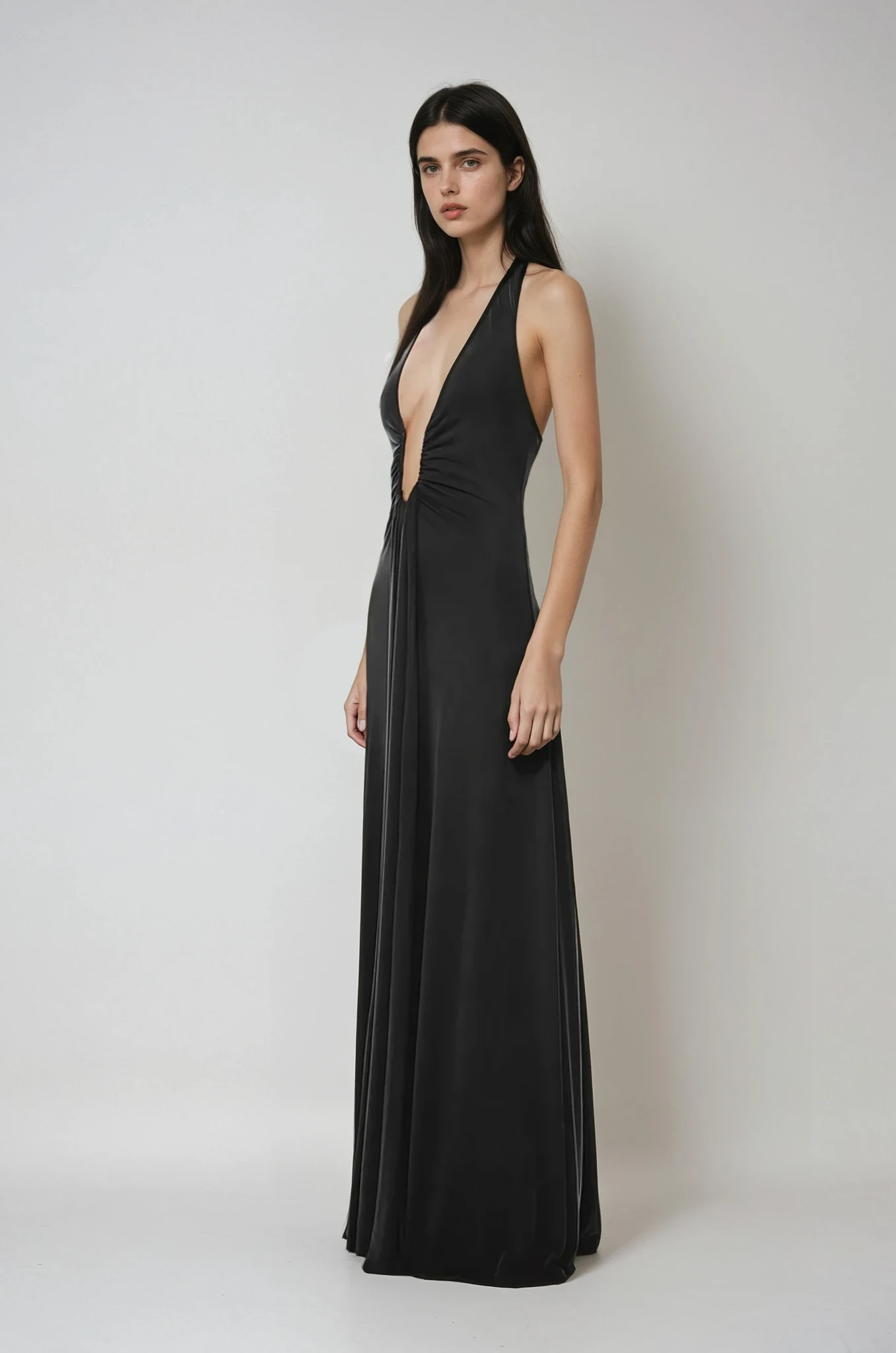 Ève – Robe à col profond