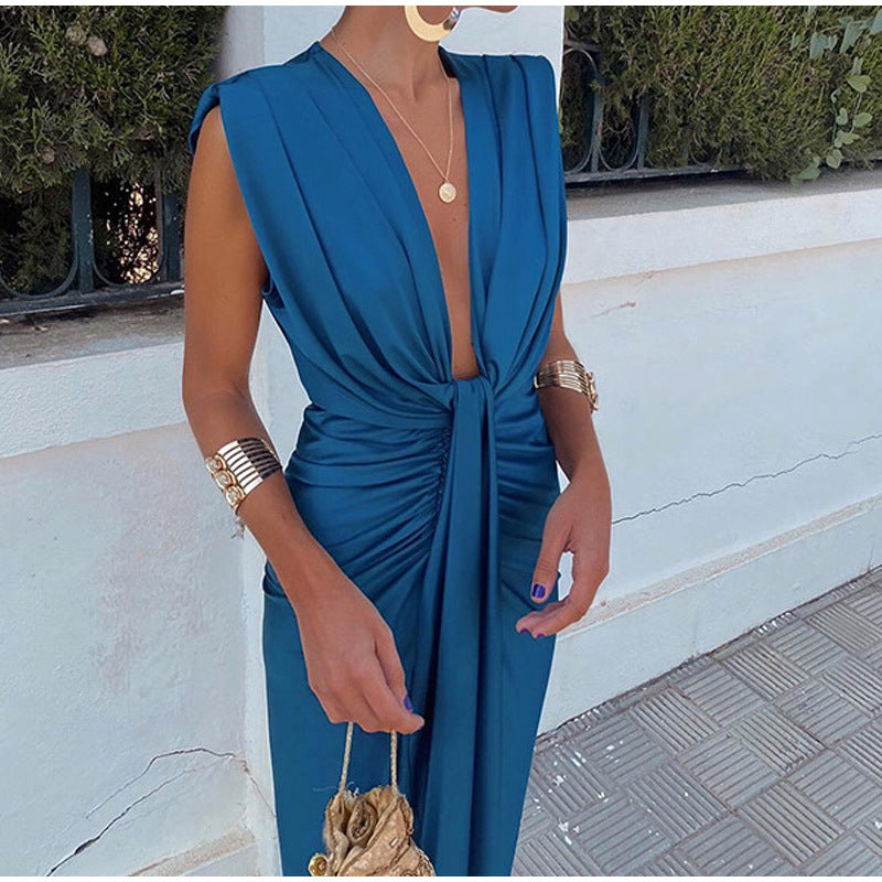 Fara | Robe de fête avec décolleté profond