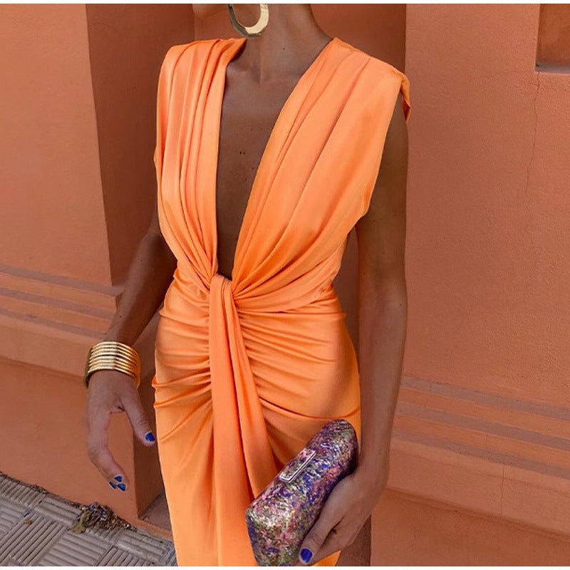 Fara | Robe de fête avec décolleté profond