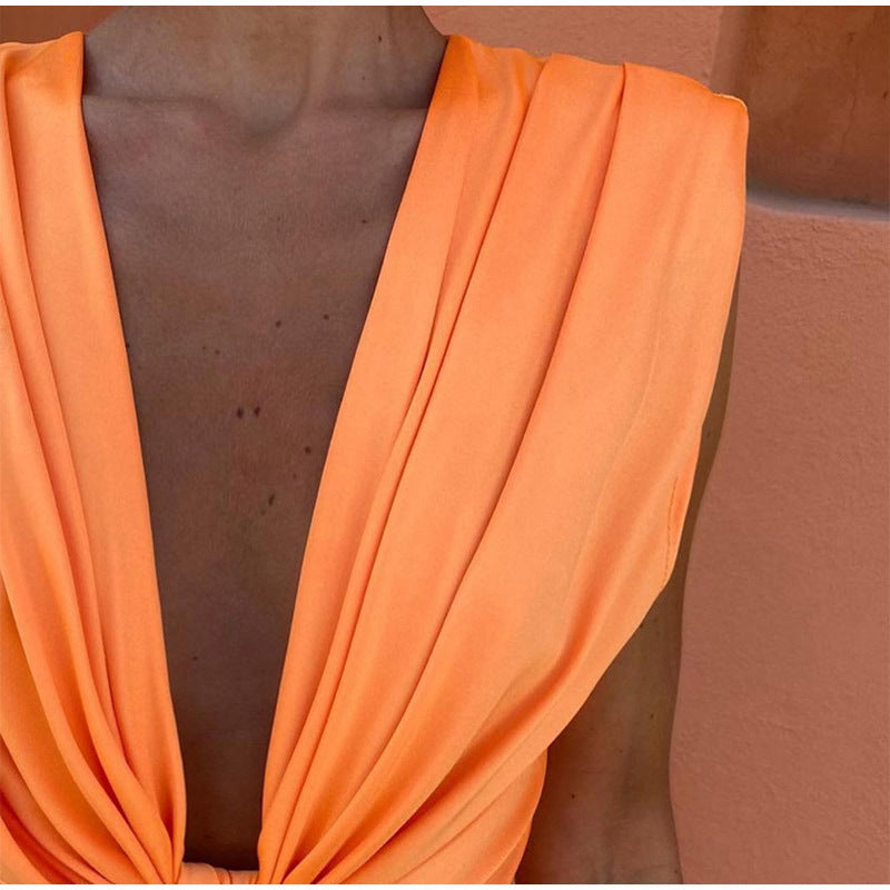 Fara | Robe de fête avec décolleté profond