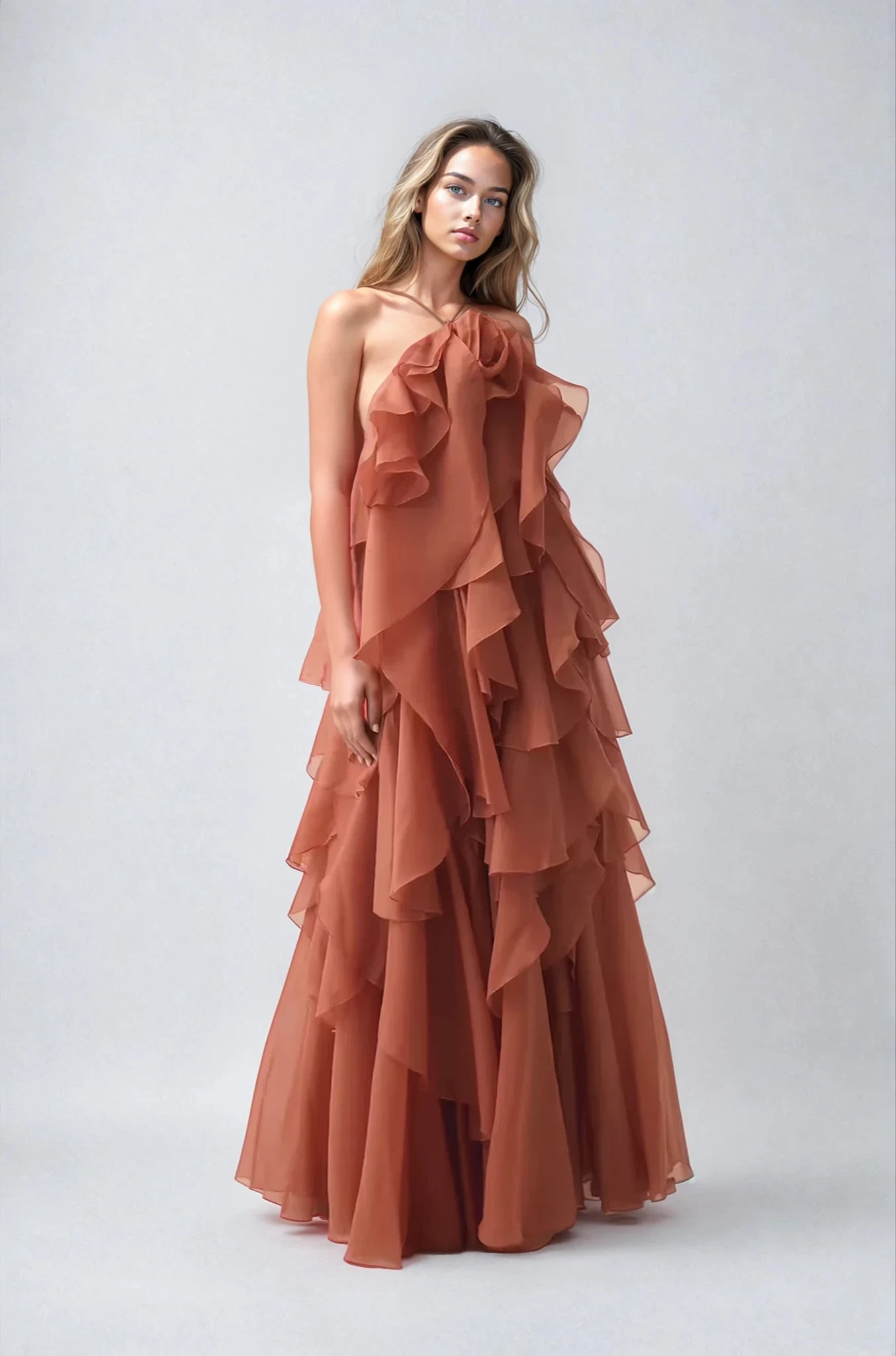 Lyna – Robe longue fluide à volants